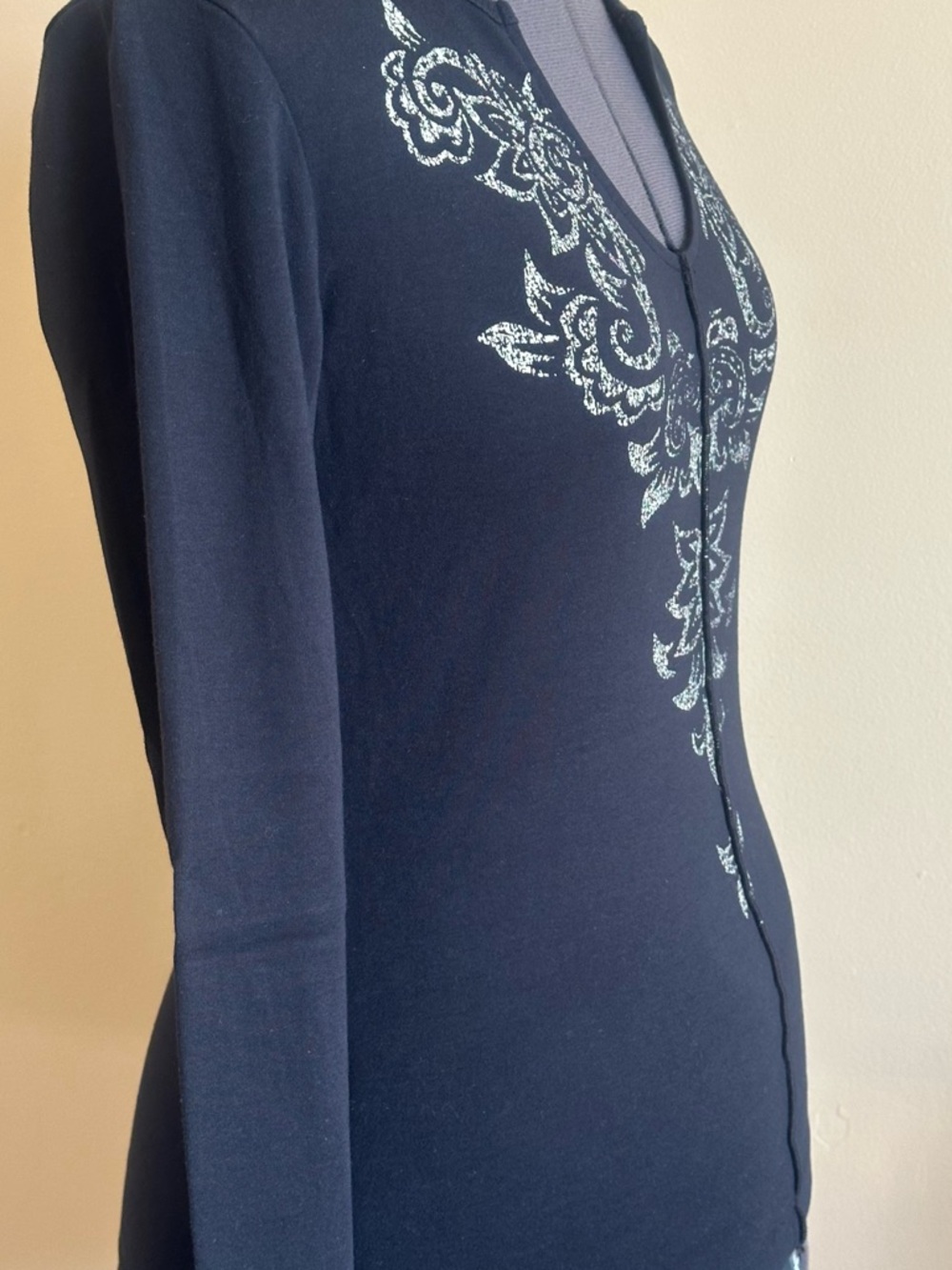 ♥️Ricki’s Black Long-Sleeve Top with Embellished Floral Design/ 100%Cotton - Picture 4 of 8